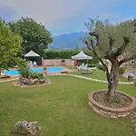 Large In Cagli With Pool 阿夸拉尼亚