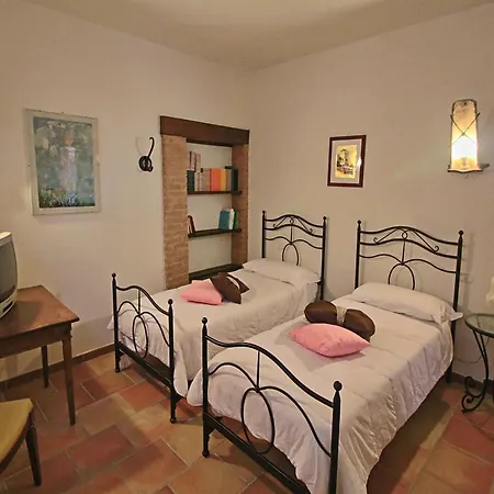 Casa vacanze Large In Cagli With Pool