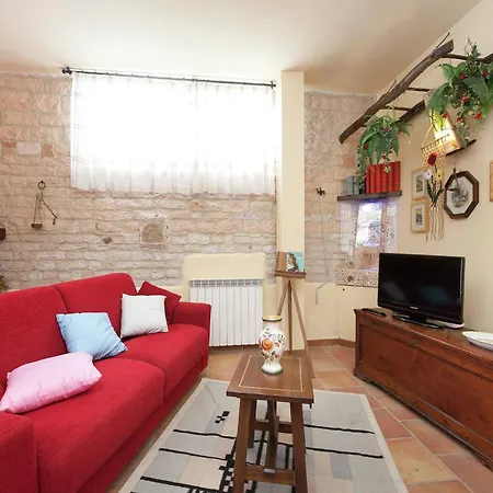Large Holiday Home In Cagli With Pool Holiday home Acqualagna